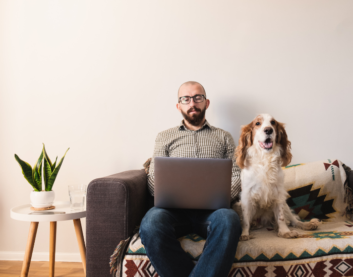 Een hond voor de werkende single.